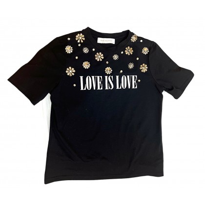 T-SHIRT MAYPO ΣΕ ΧΑΛΑΡΗ ΓΡΑΜΜΗ ΜΕ ΤΥΠΩΜΑ "LOVE IS LOVE" ΚΑΙ ΚΡΥΣΤΑΛΛΑ  "STYLISHIOUS COLLECTION" 